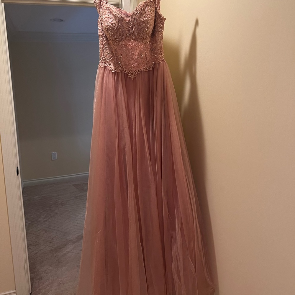 pink dress